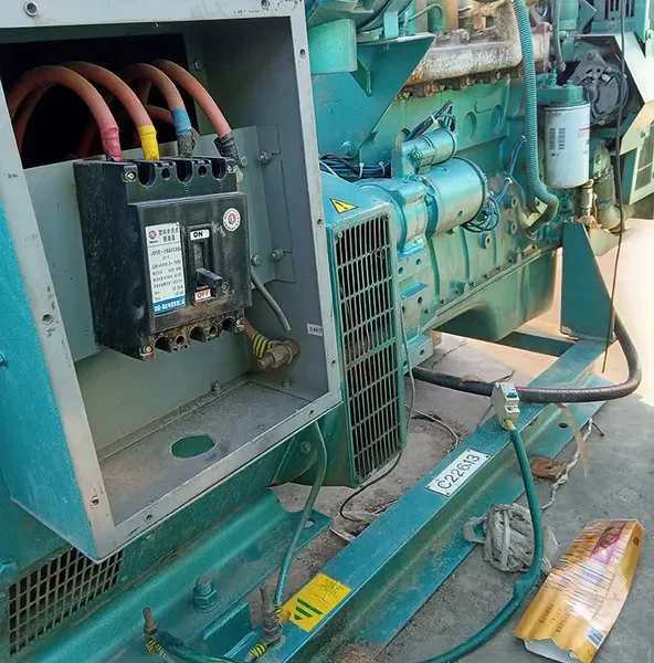 Used Cummins 125 kVA Diesel Generator Silent Type - photograph 01